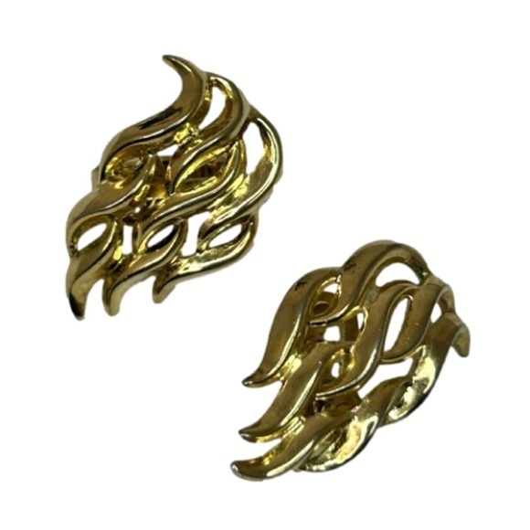 Vintage Signed Crown Trifari Gold Tone Clip On Earrings - Picture 2 of 11